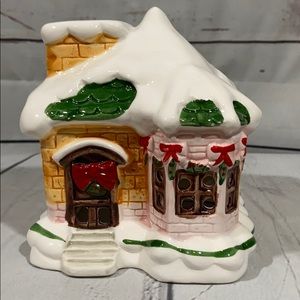 House of Lloyd Christmas Cottage
